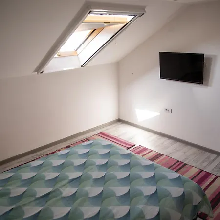 Apartment Garden & Parking