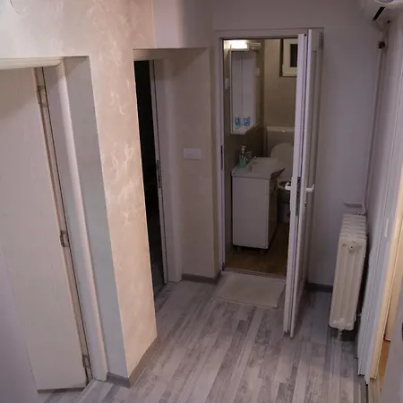 Garden & Parking Apartment Kraljevo