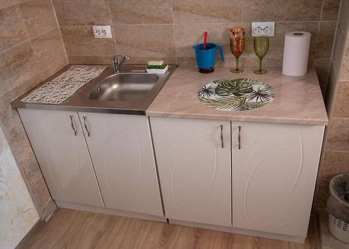 Garden & Parking アパート